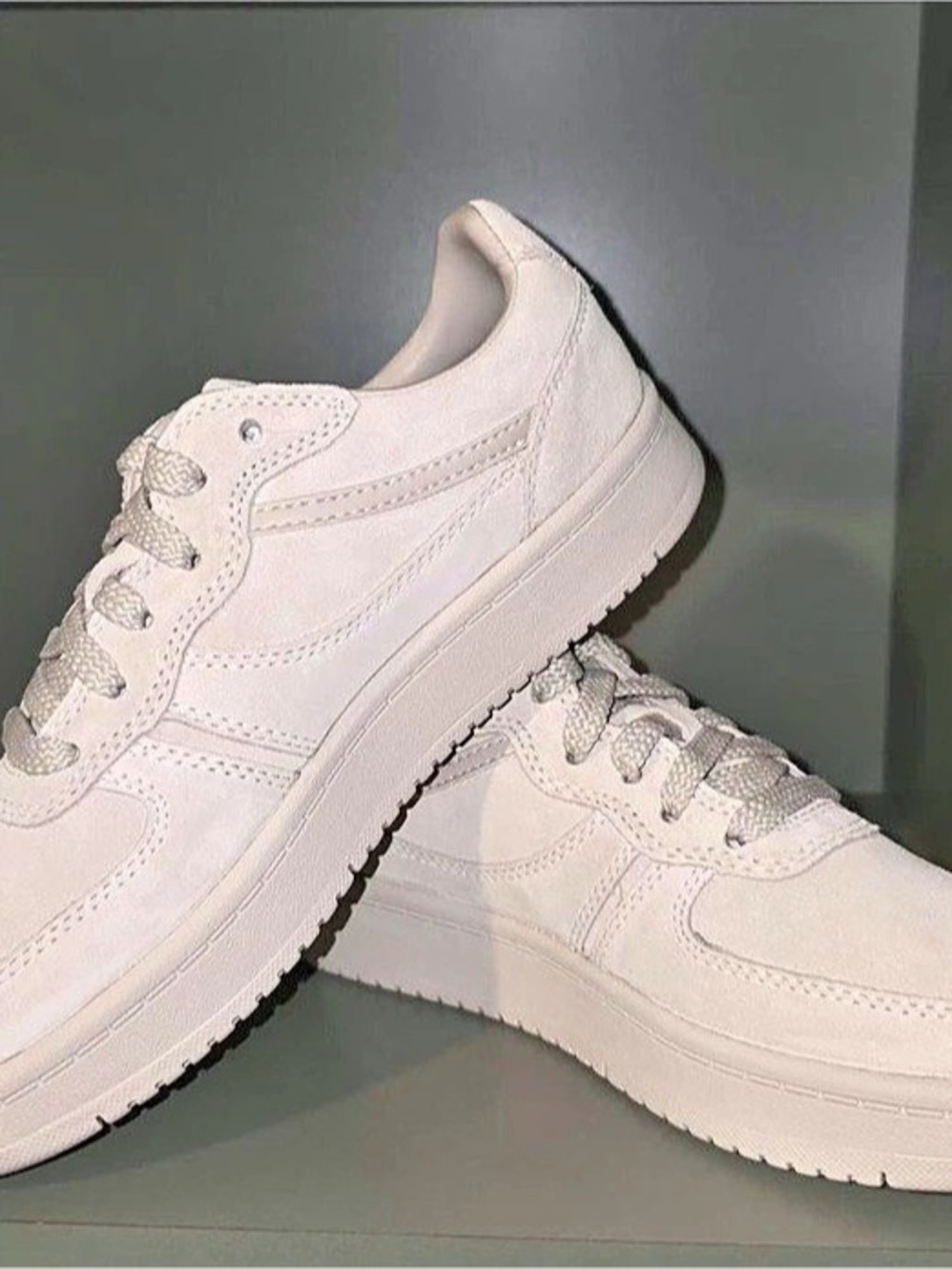 LABEL Go-To Low Sneakers White US multi sizes available UNISEX